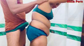 Hot Aunty Ko Godi Uthakar Chudai Kiya