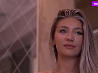 Large Titty Golden-haired Blair Sander Hawt Chat & Tease