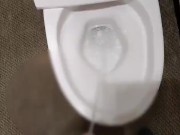【個人撮影・おしっこ】変態素人　デカチン　おしっこ動画　日本人!(^^)!