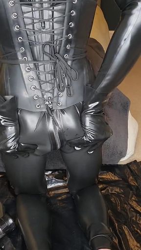 Pumping my little clittly yet again in latex