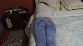 Great cumshot that my best friend made on my wife's big ass with jean