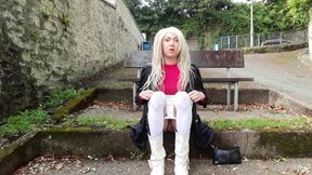 Themidnightminx chilling on a bench