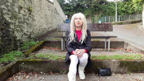 Themidnightminx chilling on a bench
