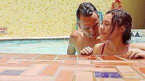 Foreign Couple Caught Fucking In A Public Pool