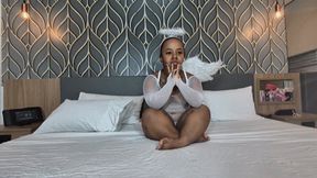 Farting like hell on my tiny slave By Isabelita and Ananzinha Cam Babi