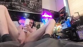 Mastrubate