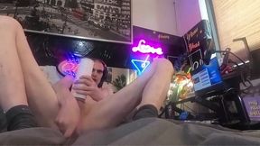 Mastrubate