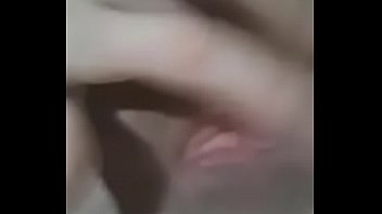 Novinha gozando muito
