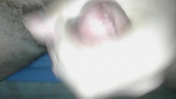 Batendo uma e gozando