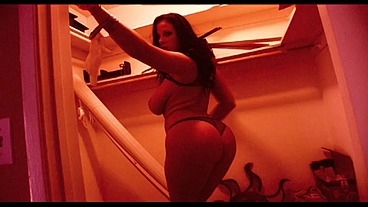 Gianna Michaels And Luscious Lopez Take Huge Black Anal Cock