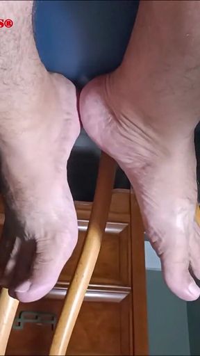 Big Feet, Mega Pole & a Massive Load HD