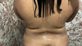 mostrando todas curvas da minha vizinha peladona
