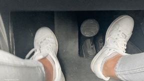 CRAZY ITCHY FOOT WHILE DRIVING - MP4 HD
