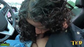 manoella fernandes com apenas 18 anos entra no carro e faz um oral no meio da rua
