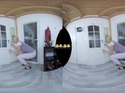 VIRTUALPEE - Blonde Chick Cums Loud