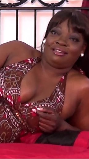 Super Hot Black MILF Pussy Play Lisa Rivera