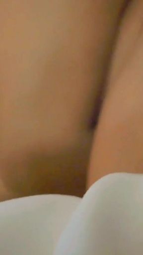 18 Years Old.. Was Looking for Someone to Fuck Her. I Fucked Her Finish Inside Her Pussy Twice.
