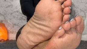 Cum 4 These Big Dry Crusty Feet