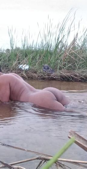 River batting big booty