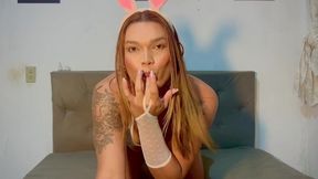 que tesao na pascoa! gozei sozinha no motel!