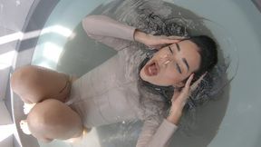 4K Water UnderGold bplay swinsuit water latin goddess