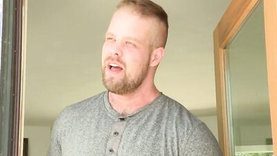 Fit guy sucks chubby and hairy bear off before being railed