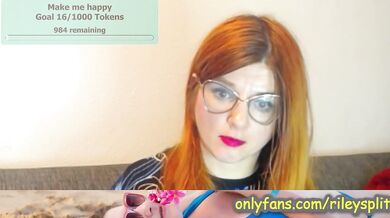 Looking for a gift idea? Your subscription to my OnlyFans would be the best Christmas present ever!