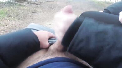 Risky Public Handjob with Cumshot at Lake