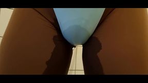 Lekker warm en natte piss langs me benen na training