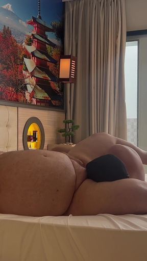 Big Stepdaddy: Scissor Legs with Blowjob