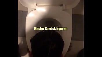 Master Garrick pissed on slave&#039_s head