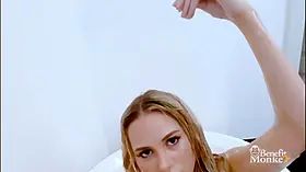 Wet blonda – maya rose plays with herself in the bath and gets soddening wet  benefit monkey