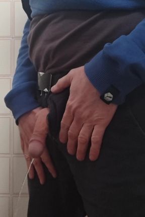 Piss, toilette, wc, flacid cock, pubblic