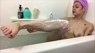 step Mommy Dearest teaches son how to shave