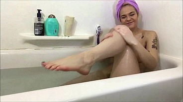 step Mommy Dearest teaches son how to shave