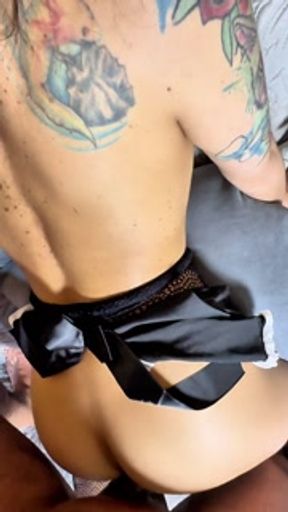 Pareja chilena amateur. Tarde de limpieza en casa, termina en follada anal