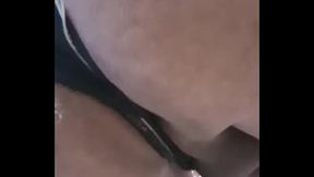 La tanga negra de mi chica