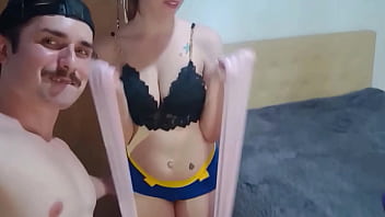 Gozando dentro da Hotwife, veja completo em RED e SHEER a porra escorrendo