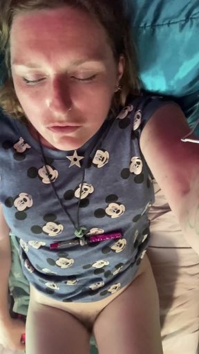 Stunning moment from "Orgasming as a 40 year old is so fucking intense! The squirting n squelching was something else"