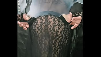 crossdresser se traga bolitas anales