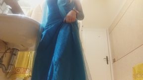 let it ...let it farts! elsa sing and farts for ya!