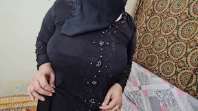 Man From U.s Convinced a Muslim Woman to Show Hairy Armpit