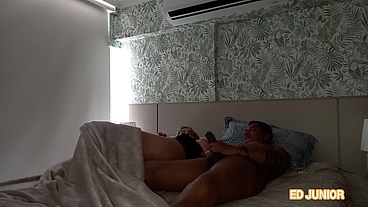ED JUNIOR ACORDANDO E FODENDO UMA GAUCHA NO PELO