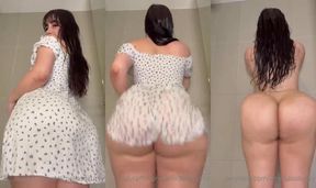 ameliasocurvy makes her ass clap in the shower porn video