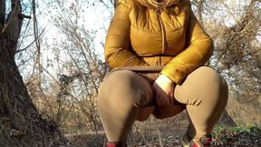 Wet Pussy of a Mature MILF Squatting and Peeing