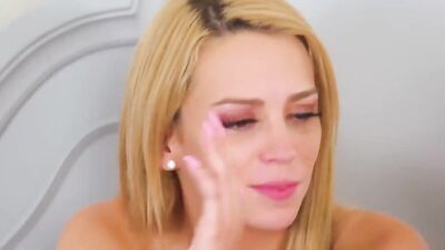 LEZSEDUCTION - Stepmom London River facesitted by teen Madison Summers