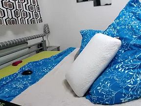 Amateur Realcanada Fingering Herself On Live Webcam 01