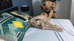 I fuck my girlfriend on all fours until I fill her pussy.