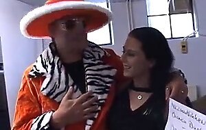 Flemish bianca dark sucks two cocks