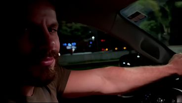 DOGGING COM A ESPOSA ASSISTINDO! MARIDO VAI PRO DOGGING E PEGA MACHOS ENQUANTO ESPOSA GRAVA TUDO